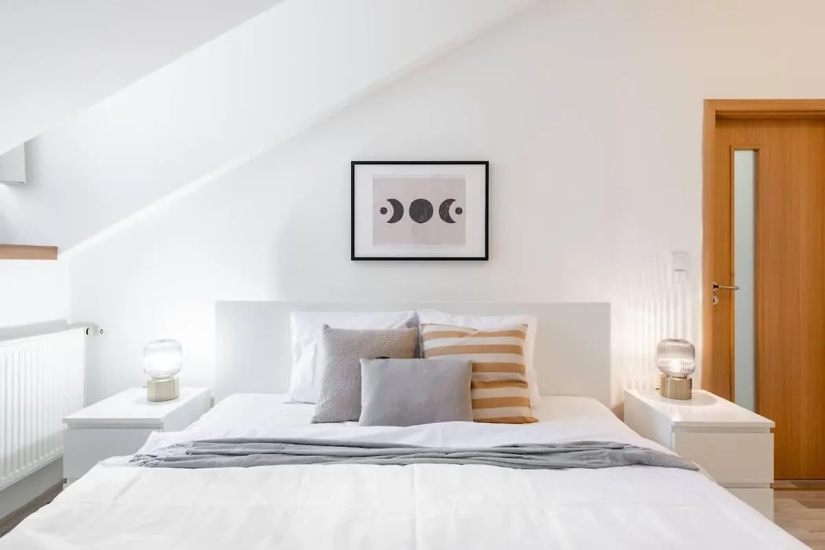 Elegant 4-Guest Retreat Near Old Town Apartment Prague