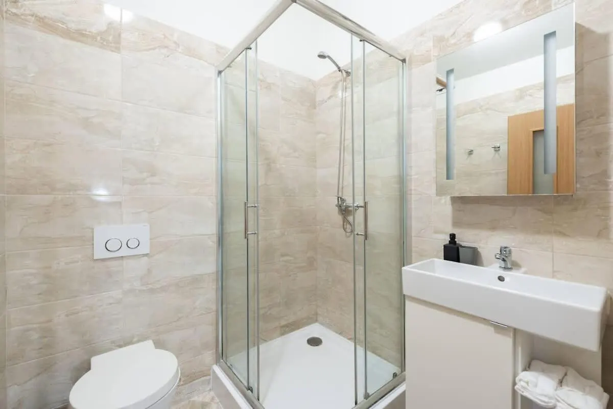 Elegant 4-Guest Retreat Near Old Town Apartment Prague